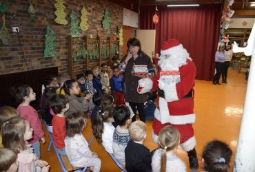 PÈRE NOËL DANS LES ÉCOLES ET CENTRES DE LOISIRS